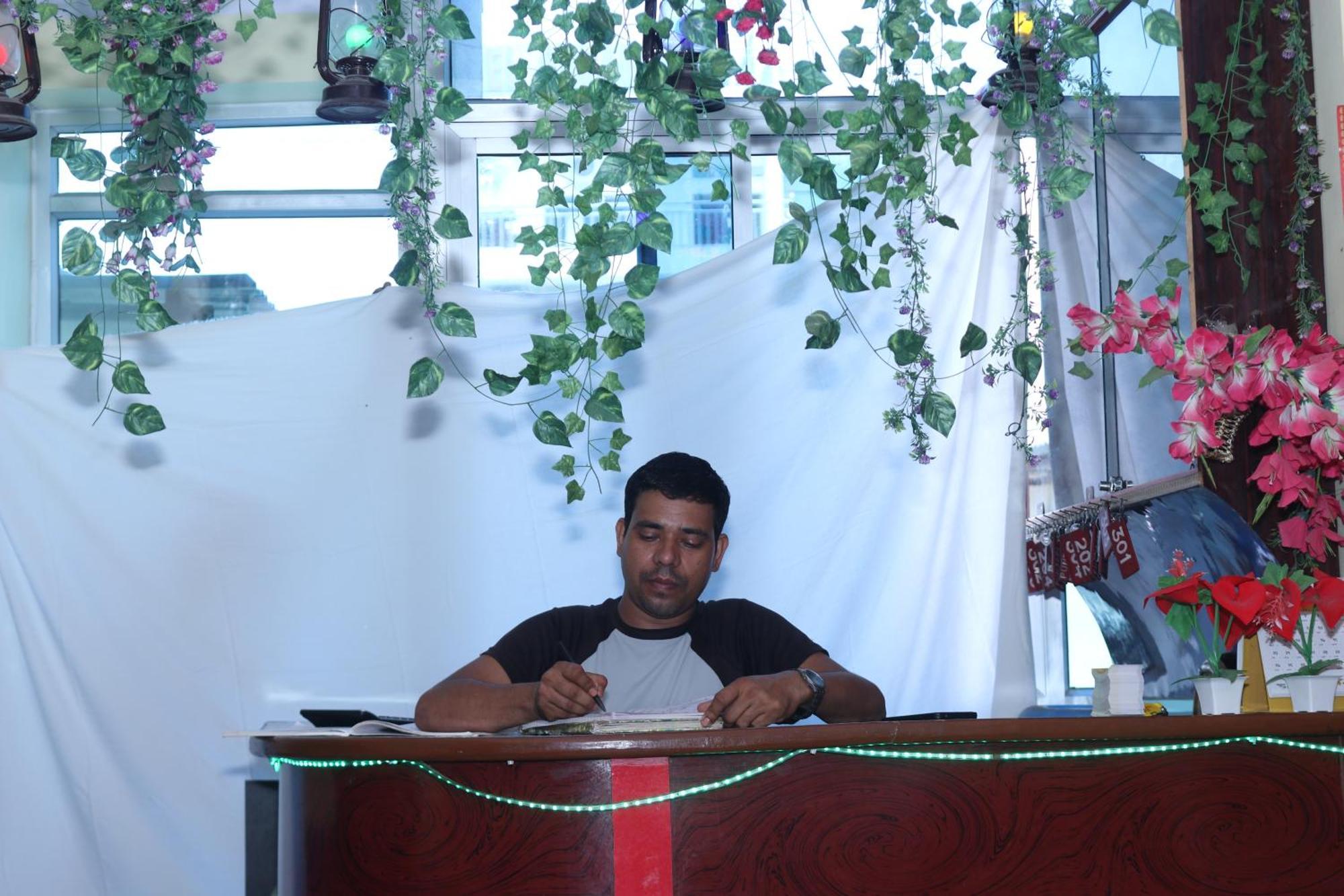 Punjabi Dhaba Lodge & Restaurant 룸민데이 외부 사진